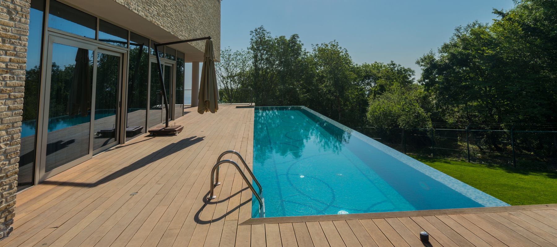 long vertical lap pool